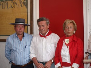Fernando Pizarro, José María Marco y Dolores Aguirre en un apartado de 2012.