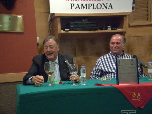 El ganadero Ramón Sánchez Recio y Juan Ignacio Ganuza en un momento de la charla.