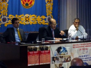 Javier Castaño, Antonio Purroy y Alain Bonijol durane la ponencia sobre la suerte de varas.
