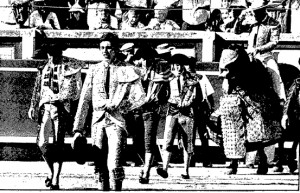 Joselito, desmonterado, haciendo el paseíllo en Pamplona el 9 de julio de 1988. Fotografía: Diario de Navarra.