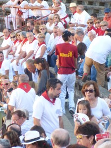 Público en los tendidos de sombra de Tudela el año pasado.